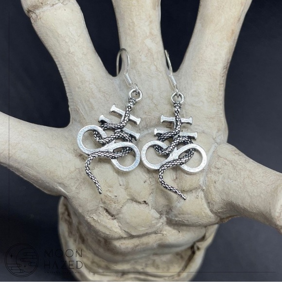 Witchy Earrings - Picture 2 of 3